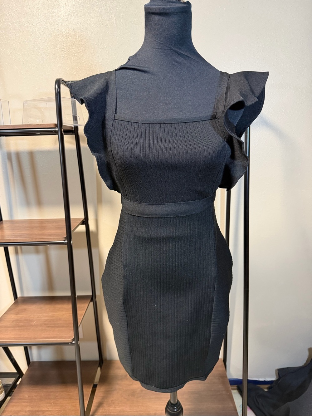 Lulu’s Black Ribbed Knit Flutter Sleeve Bodycon Midi Dress NWOT Size M